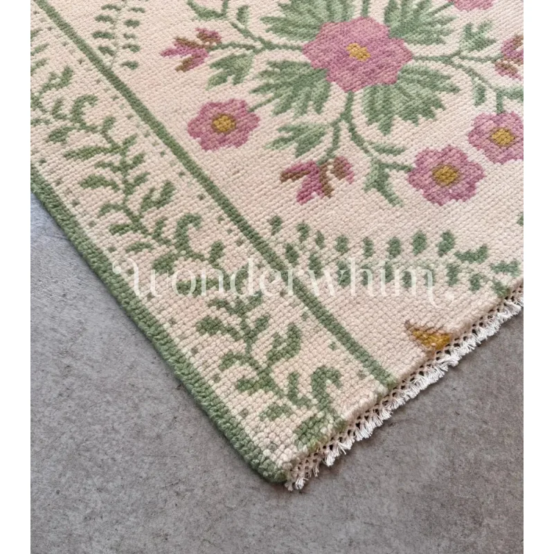 Lucile with Cream Border