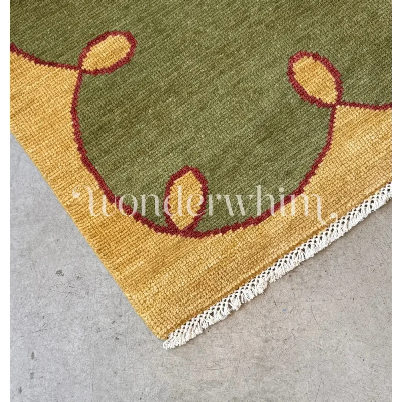 Phoebe with Mustard Border