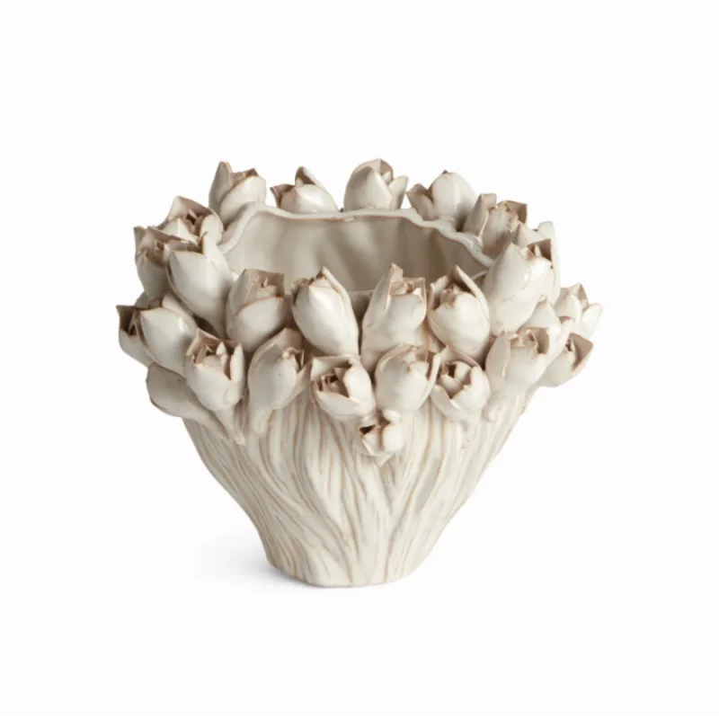 Courtney Vase