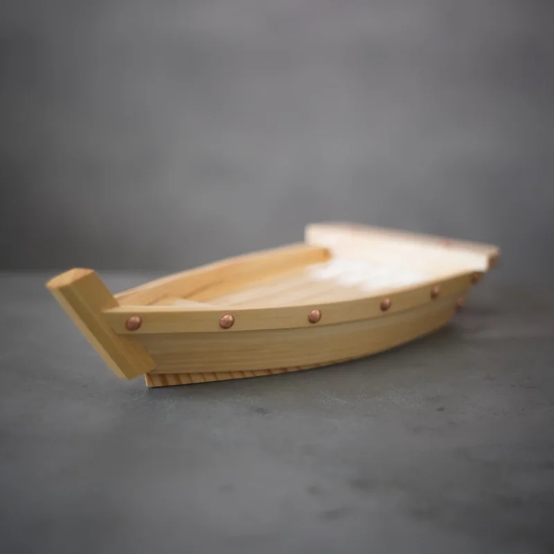 Boat-Shaped Serving Tray / Miyabi Urushi Kogei